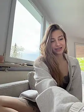 Snapshot of romyxxs chatting on 04.25.26 romyxxs online show from 04.25.26