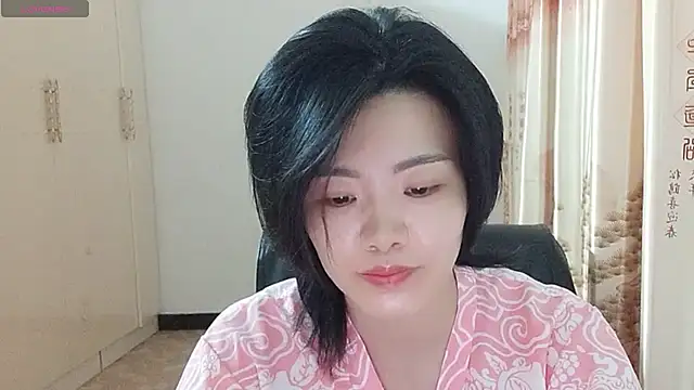 Snapshot of Nikishine chatting on 05.16.26 Nikishine online show from 05.16.26
