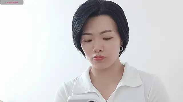 Snapshot of Nikishine chatting on 05.22.26 Nikishine online show from 05.22.26
