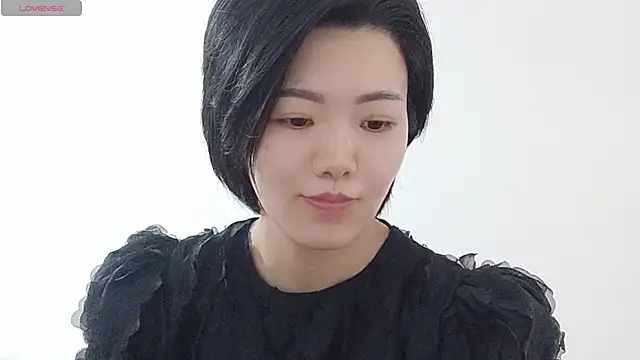 Snapshot of Nikishine chatting on 06.14.26 Nikishine online show from 06.14.26
