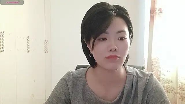Snapshot of Nikishine chatting on 06.17.26 Nikishine online show from 06.17.26