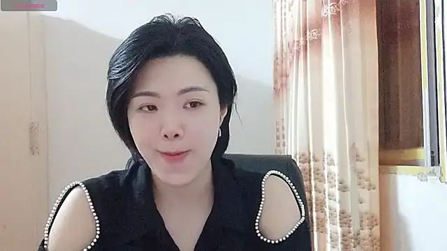 Snapshot of Nikishine chatting on 06.18.26 Nikishine online show from 06.18.26