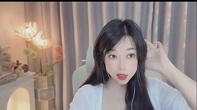 Yumi yuni online show from 04.18.26