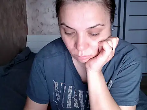 Snapshot of LorraGrey chatting on 04.14.26 LorraGrey online show from 04.14.26