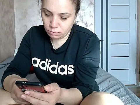 Snapshot of LorraGrey chatting on 04.16.26 LorraGrey online show from 04.16.26