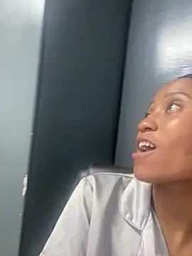 Snapshot of Amari_26 chatting on 02.11.26 Amari 26 online show from 02.11.26