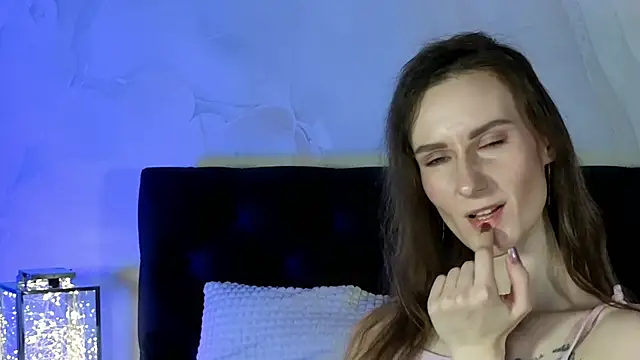 Snapshot of AriaLiko chatting on 02.15.26 AriaLiko online show from 02.15.26