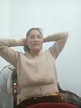 Momo-biki online show from 02.05.26