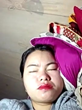 Snapshot of emlylyxinh chatting on 02.05.26 emlylyxinh online show from 02.05.26