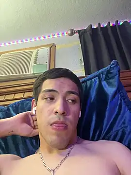 Snapshot of Tupapi696969q chatting on 05.16.26 Tupapi696969q online show from 05.16.26