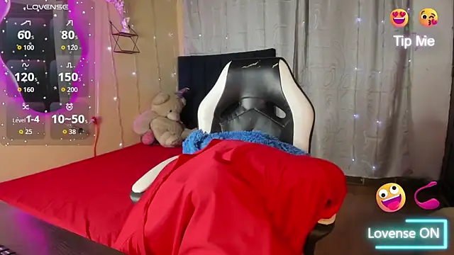 Snapshot of SamiraAwada chatting on 02.20.26 SamiraAwada online show from 02.20.26