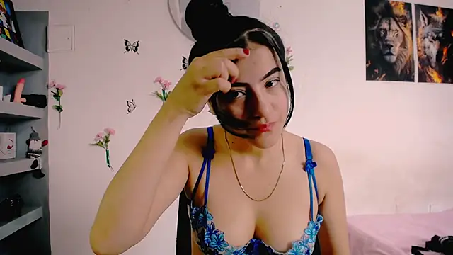 Snapshot of charlotte_petit_ chatting on 02.17.26 charlotte petit online show from 02.17.26