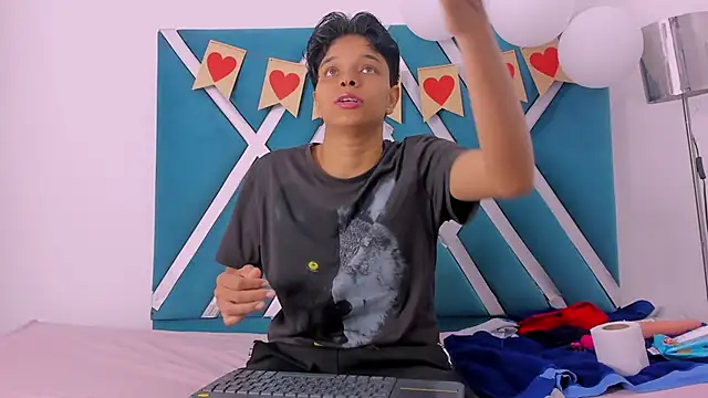 Snapshot of natasha_and_zoe chatting on 02.22.26 natasha and zoe online show from 02.22.26