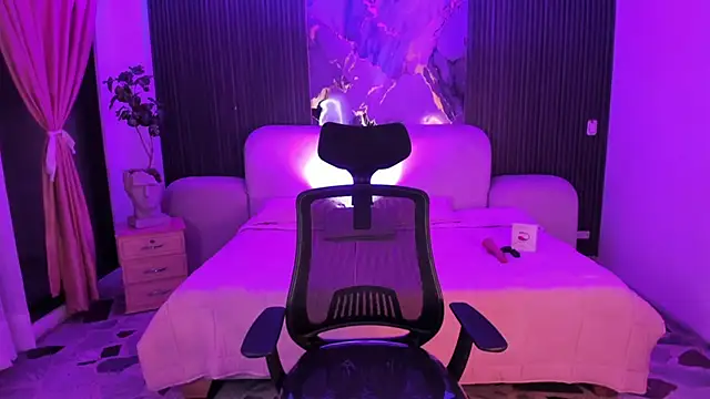 JazminRusso  online show from 04.27.26