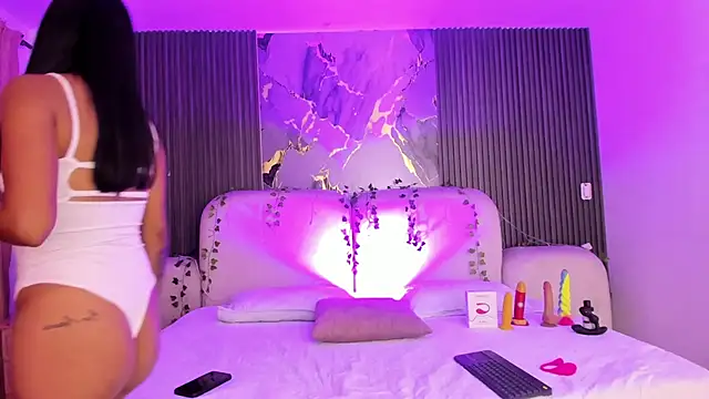 JazminRusso  online show from 05.15.26