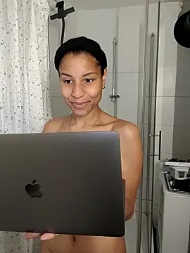 YaraEstelle online show from 03.31.26