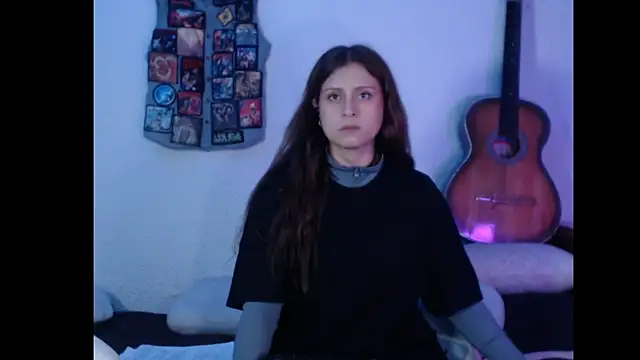 Snapshot of Lametaleralatina chatting on 04.15.26 Lametaleralatina online show from 04.15.26