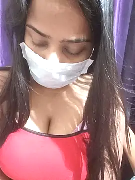 Snapshot of MidnightVibes_ chatting on 02.06.26 MidnightVibes online show from 02.06.26