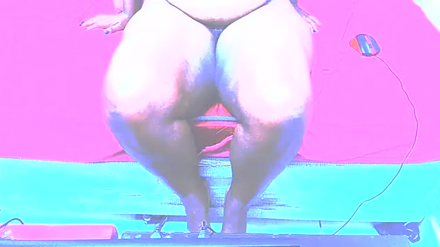 Snapshot of CurvyEbonyX chatting on 02.07.26 CurvyEbonyX online show from 02.07.26