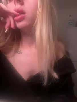 Blonde CassieXX online show from 02.11.26