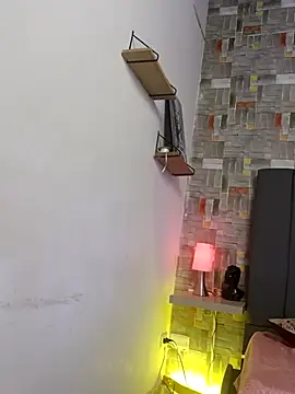 Snapshot of whitney_brown_ chatting on 04.11.26 whitney brown online show from 04.11.26