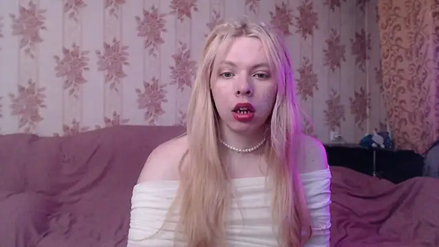 Snapshot of Cutie_Bambi chatting on 02.09.26 Cutie Bambi online show from 02.09.26