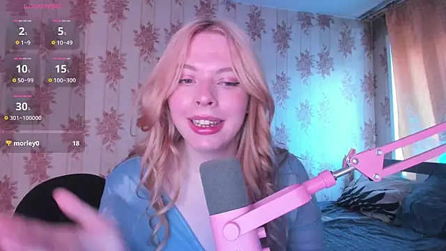 Snapshot of Cutie_Bambi chatting on 07.15.26 Cutie Bambi online show from 07.15.26