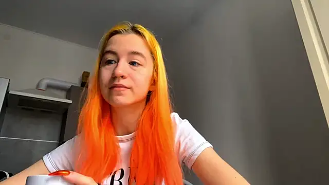 Snapshot of EmilyHein chatting on 02.05.26 EmilyHein online show from 02.05.26