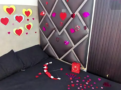 Snapshot of Philipp-Jones chatting on 02.14.26 Philipp-Jones online show from 02.14.26