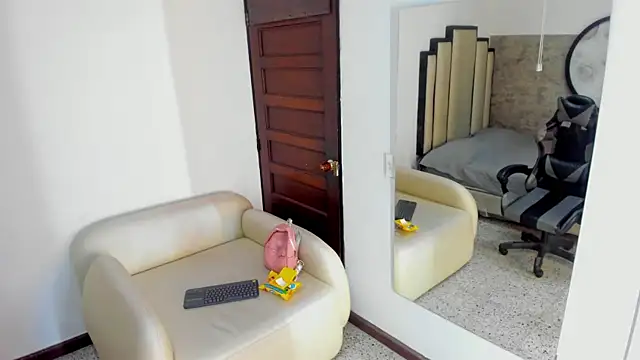 Snapshot of Philipp-Jones chatting on 02.25.26 Philipp-Jones online show from 02.25.26