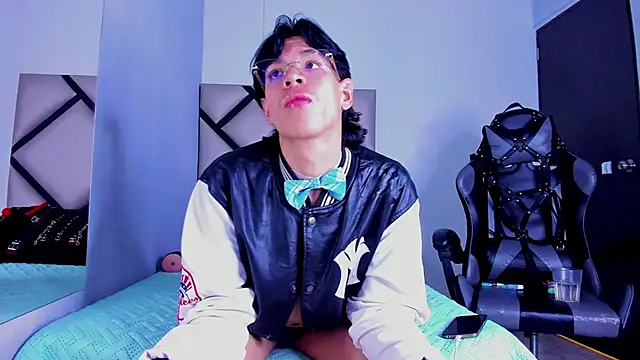 Snapshot of Bennet-Gray chatting on 02.17.26 Bennet-Gray online show from 02.17.26