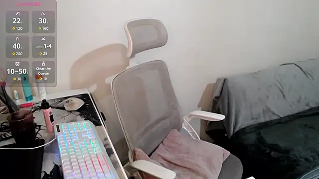 Snapshot of AustrianGirl99AtWork chatting on 02.12.26 AustrianGirl99AtWork online show from 02.12.26