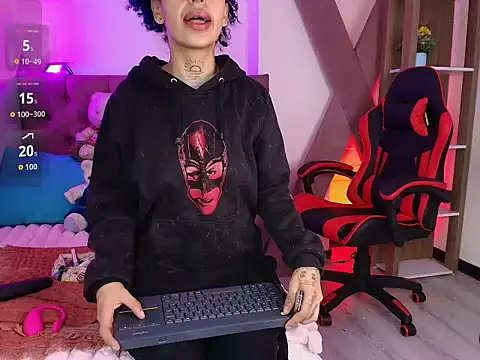 Snapshot of HannahBlue_ chatting on 02.11.26 HannahBlue online show from 02.11.26