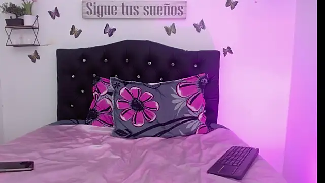 Coral Villalobos online show from 02.26.26