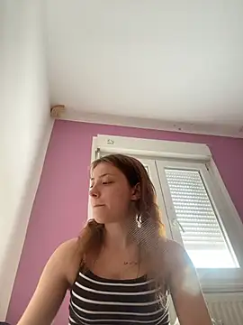 Snapshot of SofieKayla chatting on 04.10.26 SofieKayla online show from 04.10.26