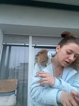 Snapshot of SofieKayla chatting on 04.12.26 SofieKayla online show from 04.12.26