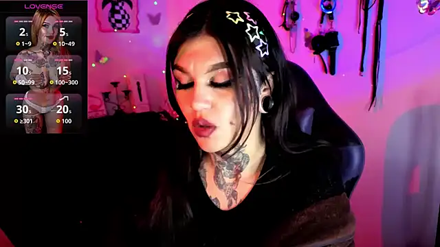 Zoeee 001 online show from 03.08.26