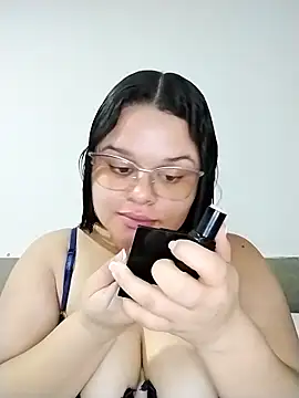 Snapshot of SamanthaStonee chatting on 06.07.26 SamanthaStonee online show from 06.07.26