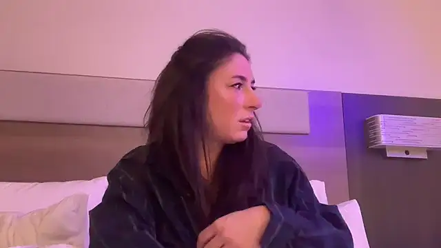 mr mrs glitter online show from 03.30.26