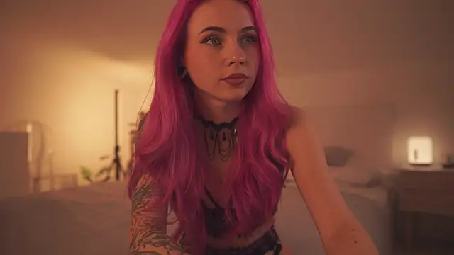 Sarah Pink online show from 02.07.25