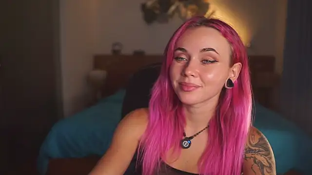 Sarah Pink online show from 04.30.26