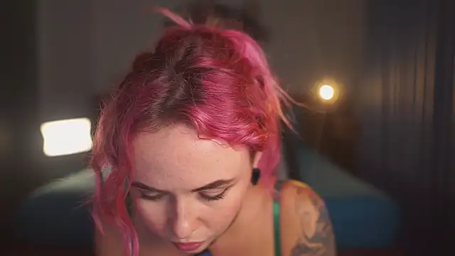 Sarah Pink online show from 05.22.26