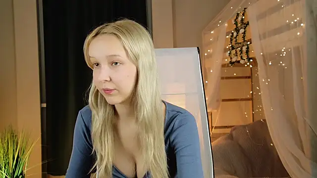 Snapshot of MaoqiBeverly chatting on 04.18.26 MaoqiBeverly online show from 04.18.26