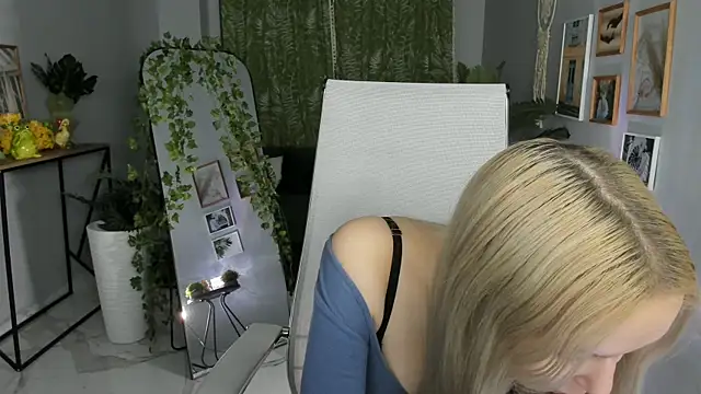 Snapshot of MaoqiBeverly chatting on 04.21.26 MaoqiBeverly online show from 04.21.26