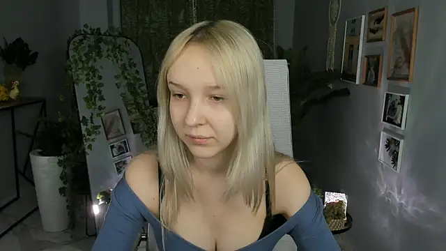 Snapshot of MaoqiBeverly chatting on 04.23.26 MaoqiBeverly online show from 04.23.26