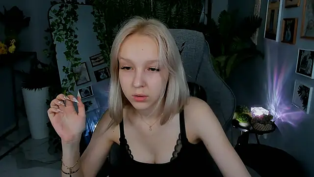 Snapshot of MaoqiBeverly chatting on 05.19.26 MaoqiBeverly online show from 05.19.26