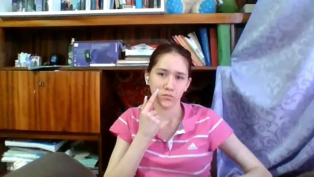 NickiKisinger online show from 04.05.26