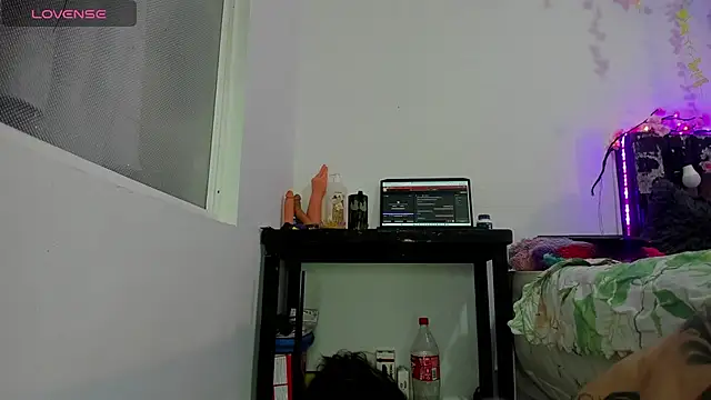 Snapshot of catthi_mont chatting on 07.30.26 catthi mont online show from 07.30.26