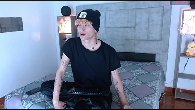 lucke collins22 online show from 02.05.26