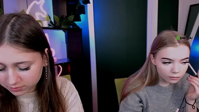 arianaa cat online show from 03.21.26